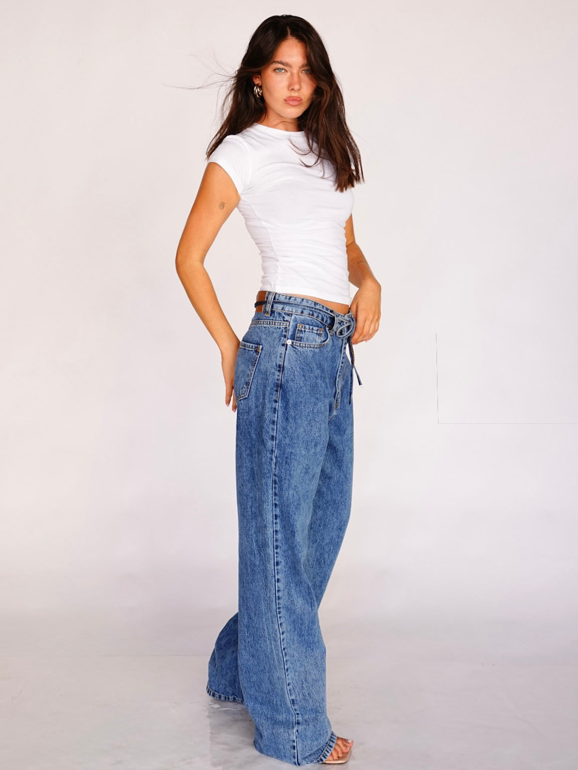 בייסיק מילה - לבן